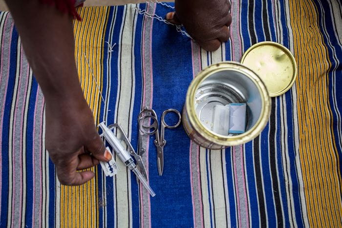 Das Werkzeug einer Beschneiderin (Quelle: Fairpictures)