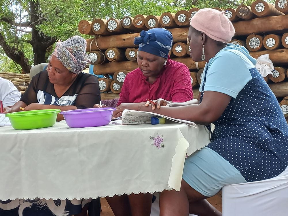 Frauen einer Selbsthilfegruppe in Südafrika (Quelle: Kindernothilfe-Partner) Frauen einer Selbsthilfegruppe in Südafrika (Quelle: Kindernothilfe-Partner)