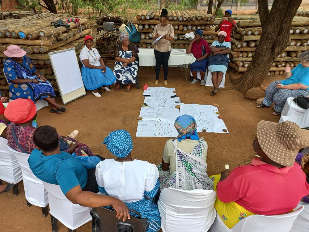 Treffen einer Selbsthilfegruppe in Südafrika (Quelle: Kindernothilfe-Partner) Treffen einer Selbsthilfegruppe in Südafrika (Quelle: Kindernothilfe-Partner)