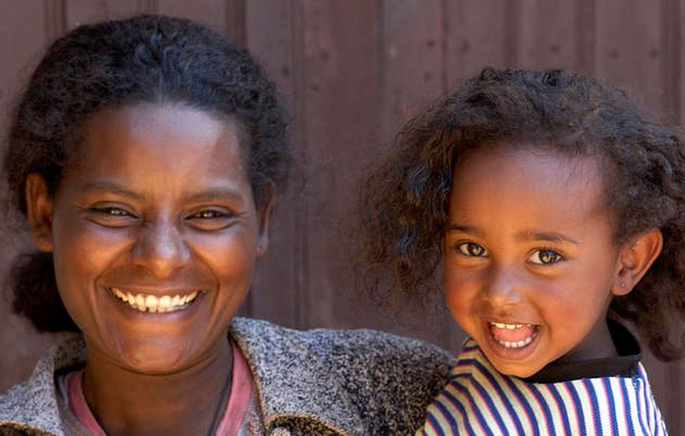 Eine Mutter aus Äthiopien und ihre kleine Tochter (Quelle: Kindernothilfe) Eine Mutter aus Äthiopien und ihre kleine Tochter (Quelle: Kindernothilfe)